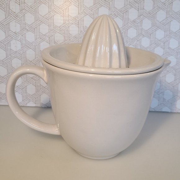 Rae Dunn JUICE Citrus Juicer Pitcher w/Removable Lid - White Ceramic Magenta - Picture 4 of 8